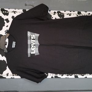 Levi Strauss & Co XL women's t-shirt. Black